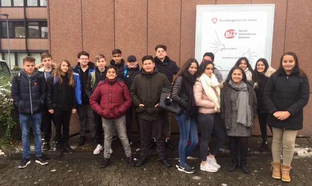 Lindenauschüler im Berufsinformationszentrum Hanau