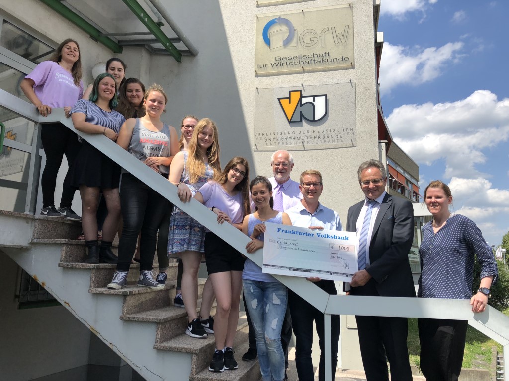 Frankfurter Volksbank unterstützt Lindenauschule bei Girls Day Akademie
