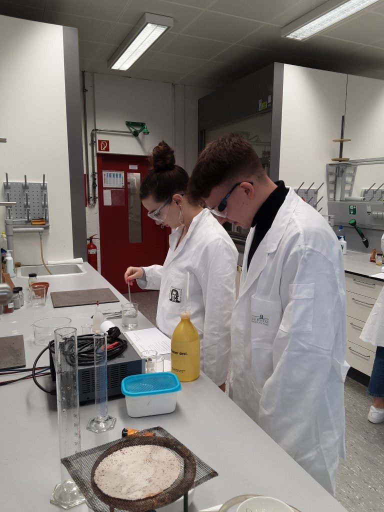 Wie funktioniert eigentlich ein Handyakku?