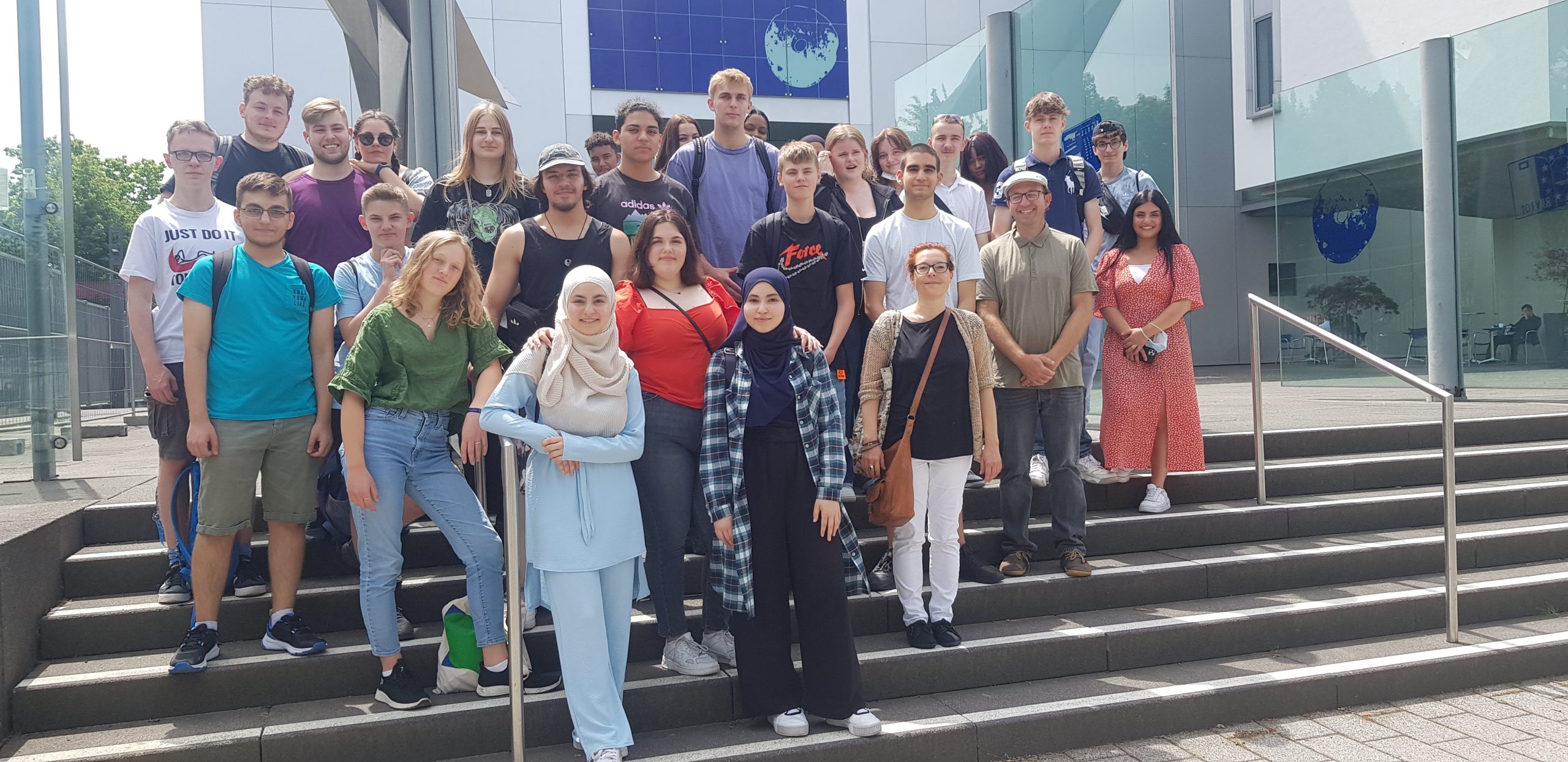 Jahrgang 12 der Lindenauschule informiert sich in der Bundesbank Frankfurt über die Geldpolitik der EZB