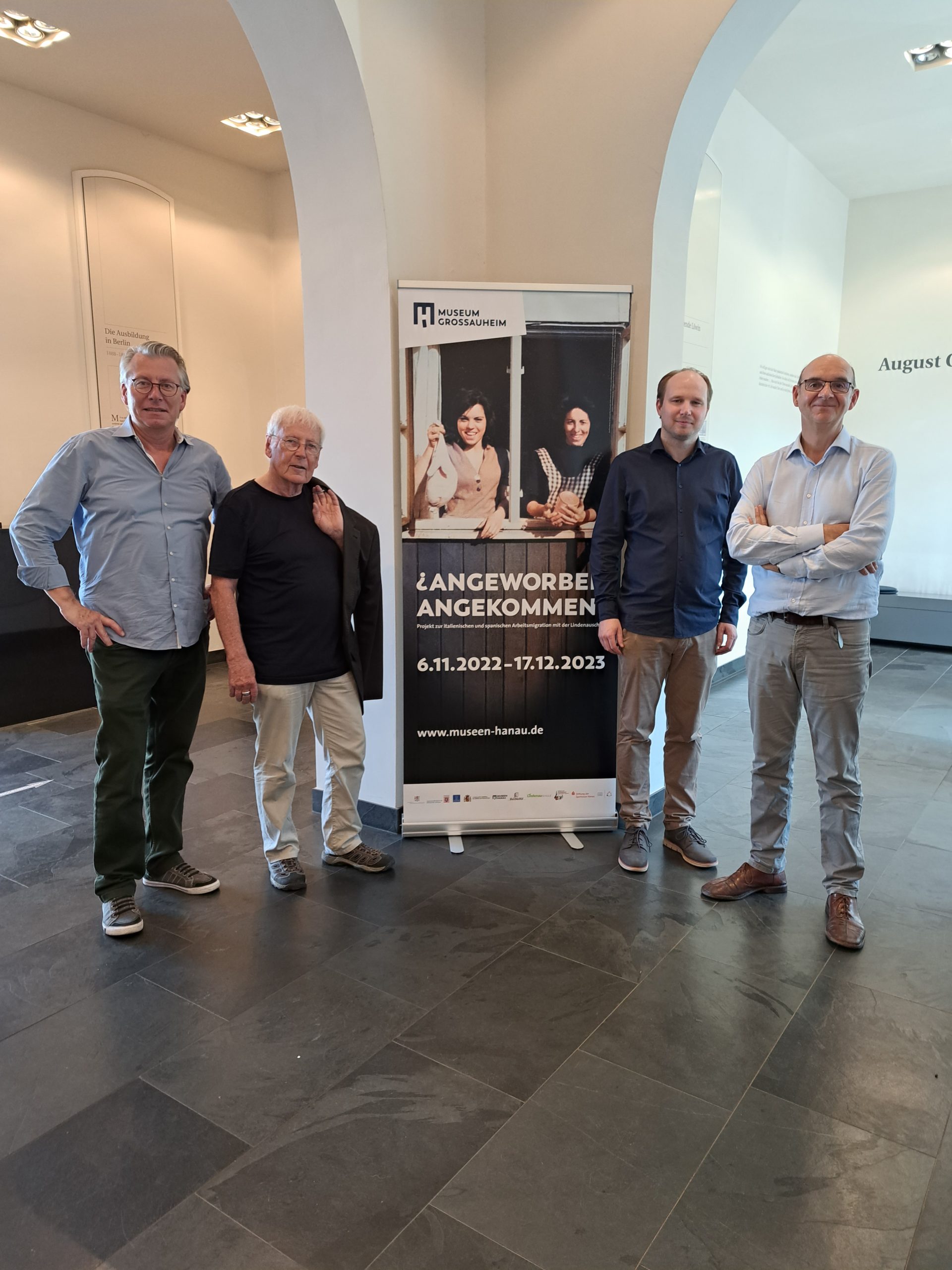 Direktor des Instituto Cervantes besucht Ausstellung der Lindenauschule