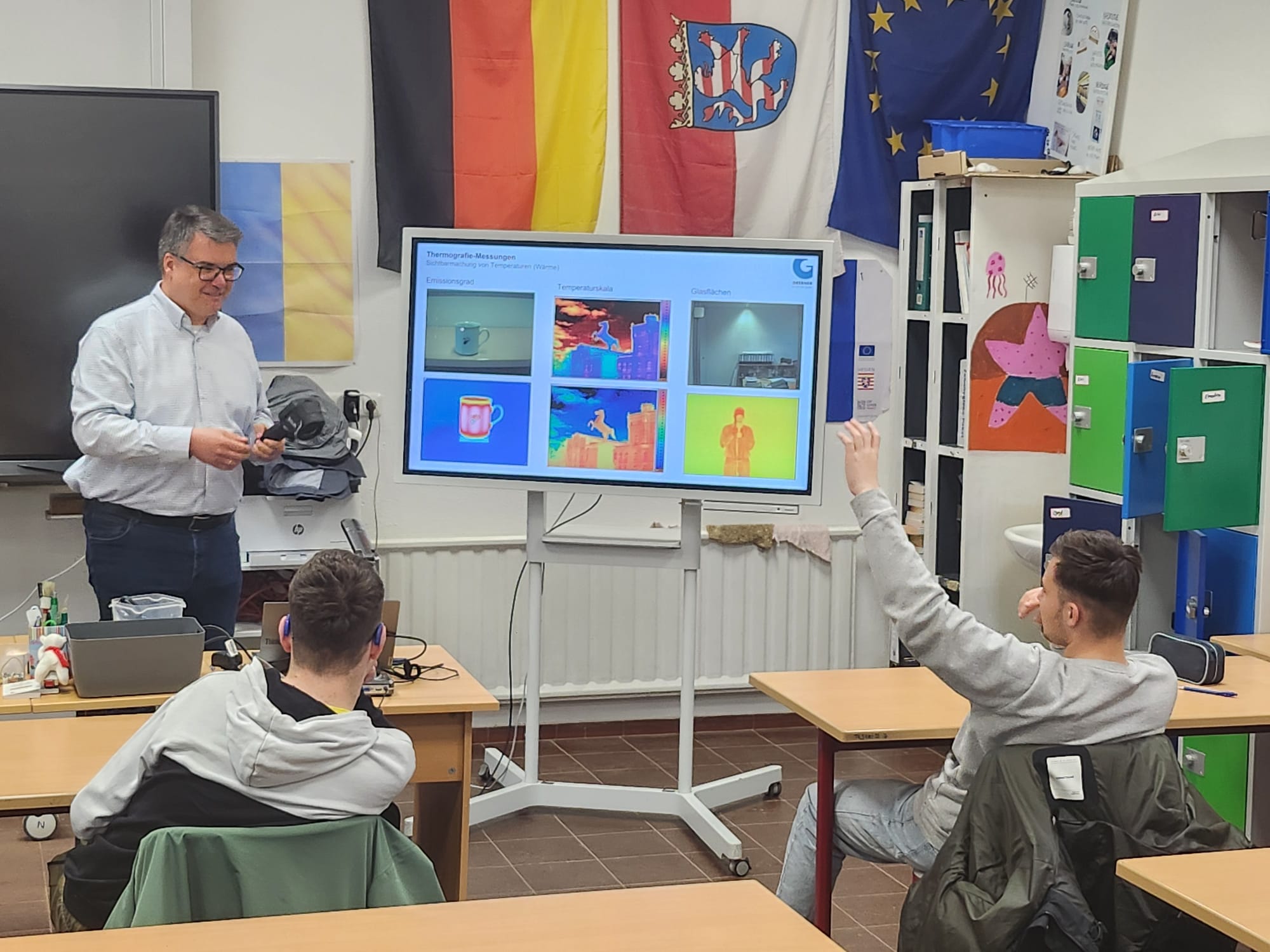Physik zum Anfassen – Bauphysikingenieur besucht die Lindenauschule